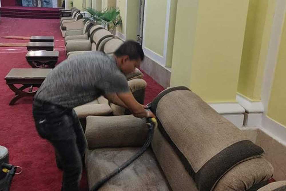 United Facility Service sofa-cleaning